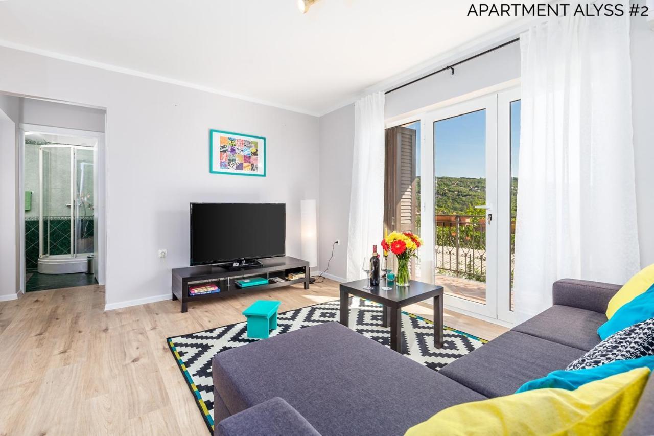 Apartments Alyss Lovran Exterior foto